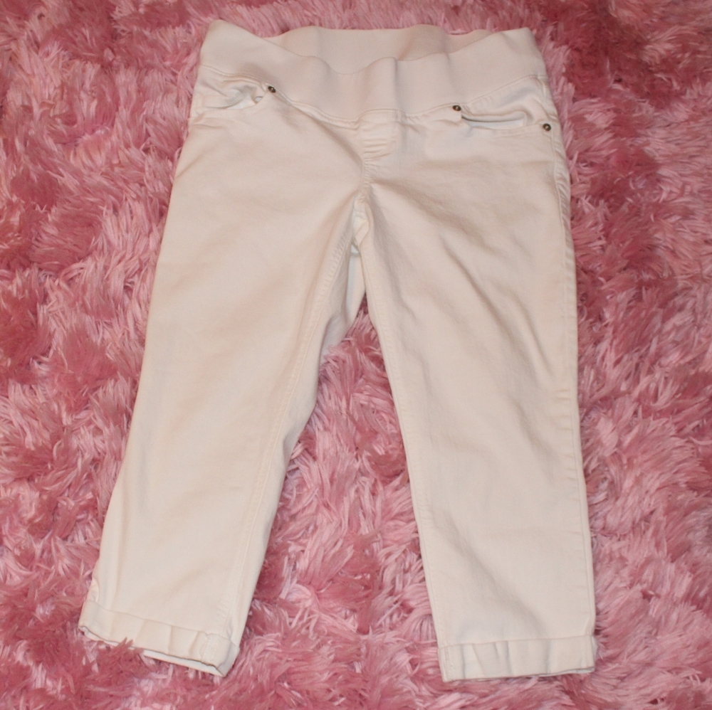 White maternity capris SOLD ON MERCARI